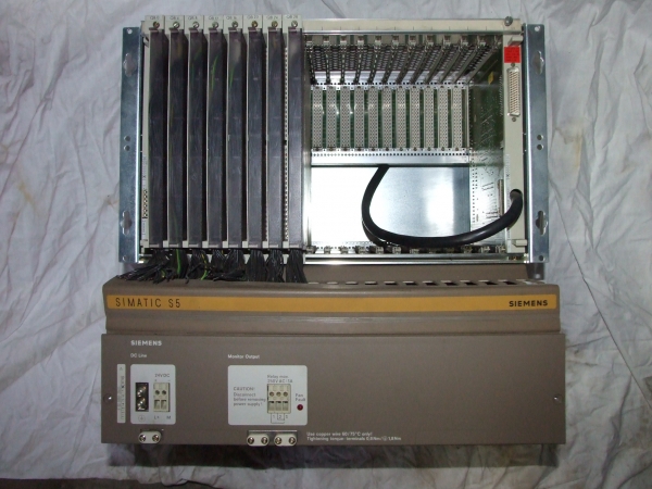 Siemens S5 184U bestückt mit 6ES5451-4UA12